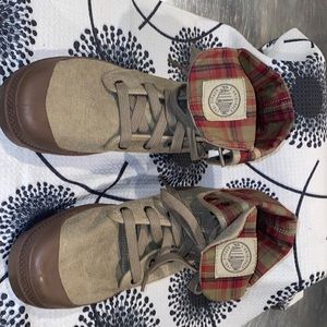 Palladium Tan Fabric Boot with Plaid Lining in size 8.